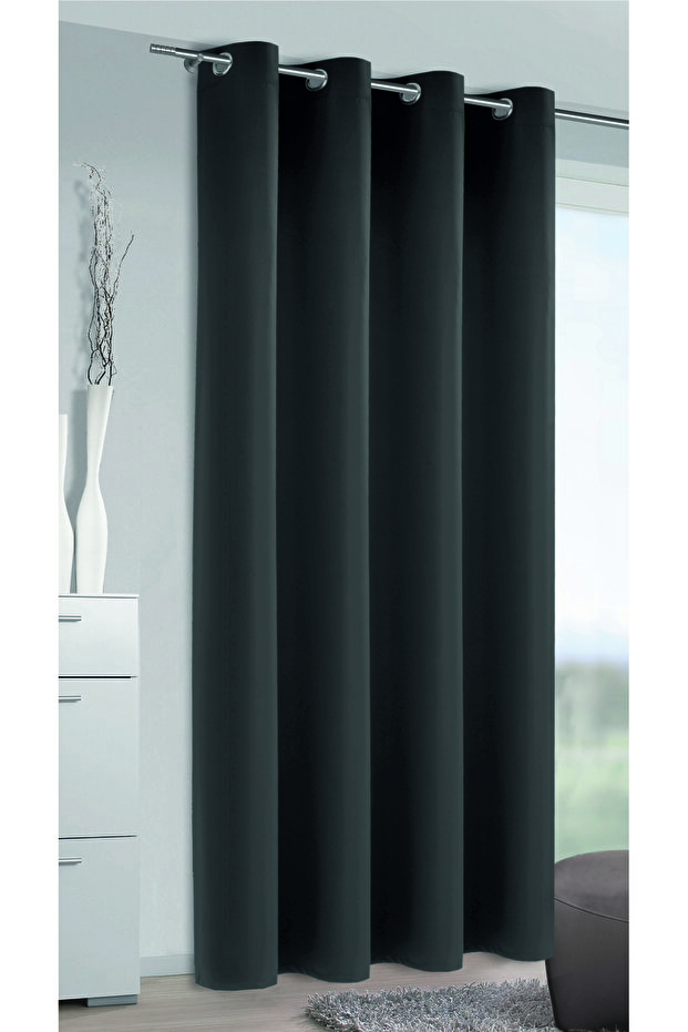 Draperie blackout neagră – 135 × 245 cm